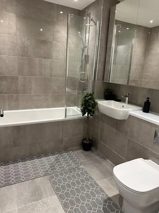 Apartment Amazing 3Bedroom Flat London